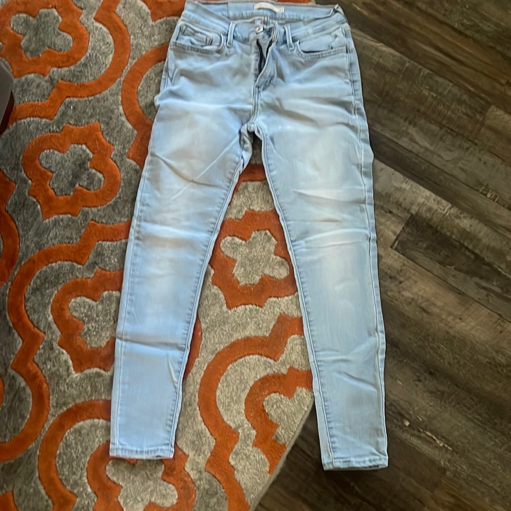 Levi’s 710 Super skinny size 29